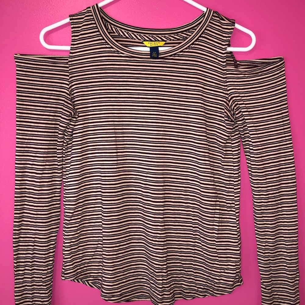 PRINCE & FOX Long Sleeved Shirt w/ Cold Shoulder